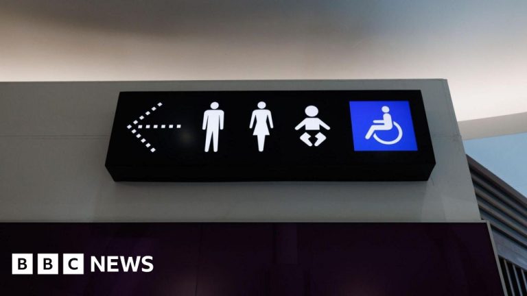 Sanidad pública: los baños y vestuarios se regirán por el sexo biológico