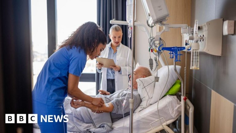 Sanidad: Temen que la supresión de Healthwatch deje al NHS “corrigiendo sus propios exámenes”