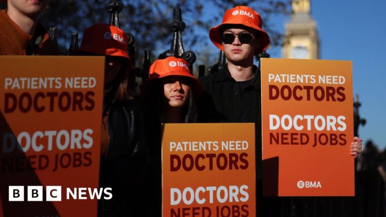 Médicos residentes en Inglaterra desconvocan huelga tras nueva oferta del gobierno